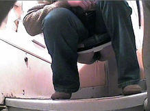 Скрытая камера в туалете поезда