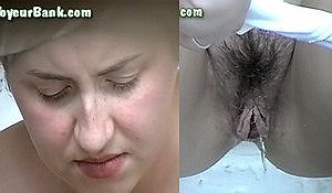 Русские девки писают в уличном туалете