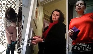 Женский писсинг подсмотренный в туалете