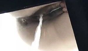 Скрытая камера на женском туалете снизу