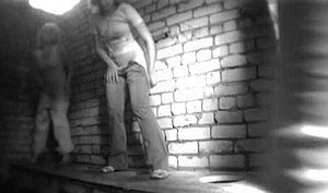 Подглядывание за писающими женщинами в туалете автостанции